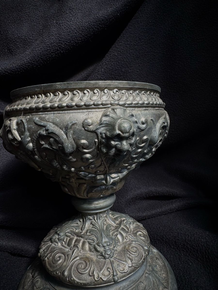 Tutte le decorazioni: Decorative metal chalice ornate  – Usato da Bern venduto da NOKOMETA 4