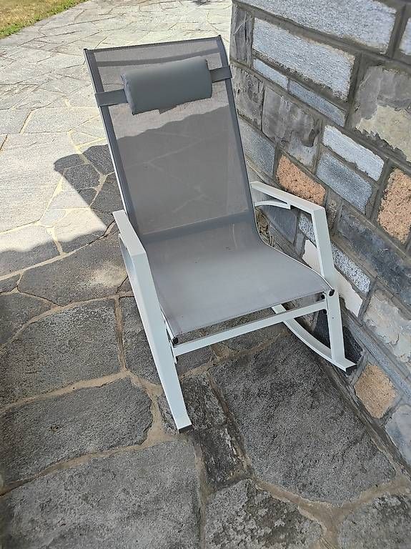 Chaises: Sedia a dondolo x giardino – D'occasion à sigirino par rossmi 1