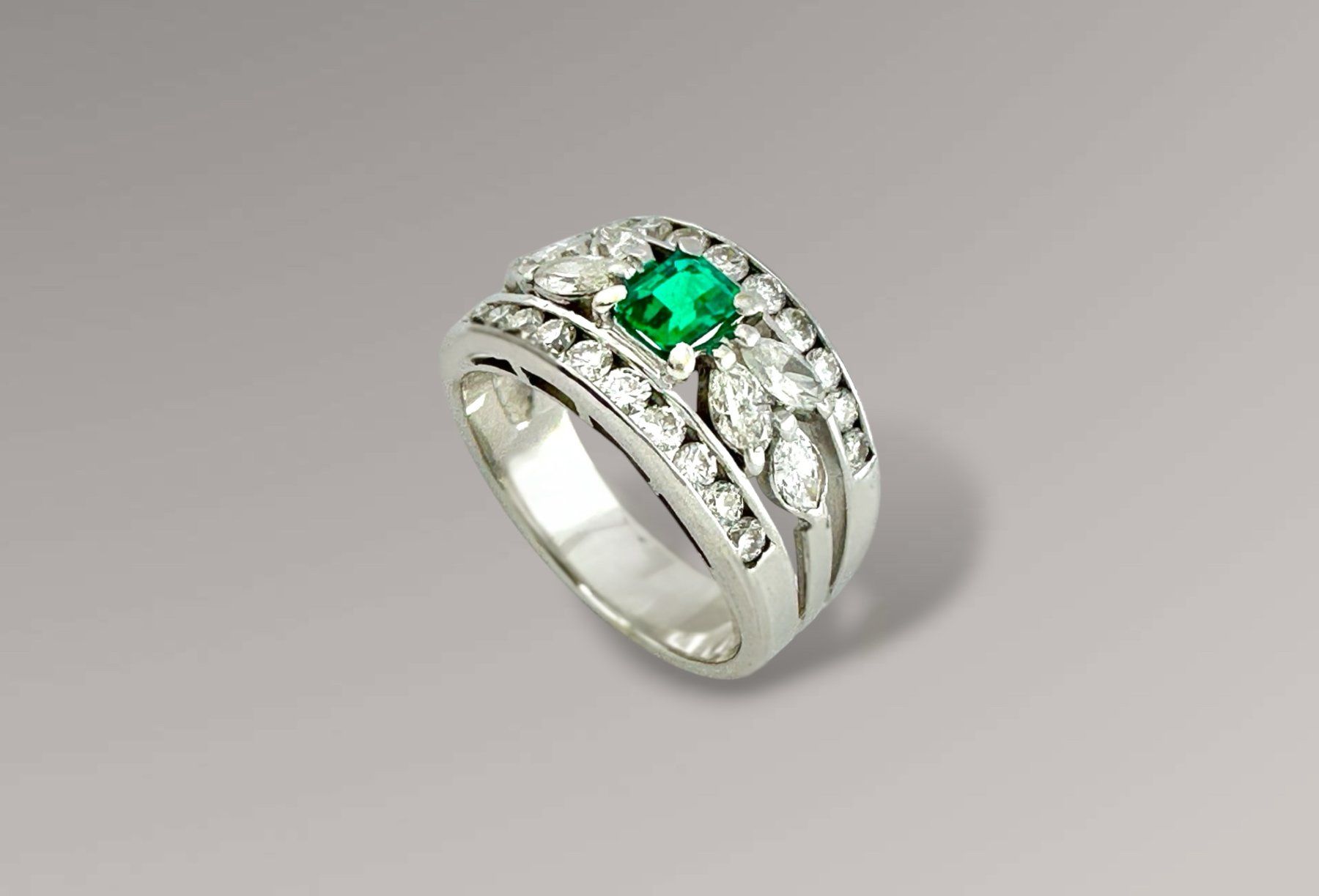 Anelli: FRISCHKNECHT, St. Gallen, Smaragd - Diamant - Ring – Usato da Zuzwil SG venduto da artimmo 2