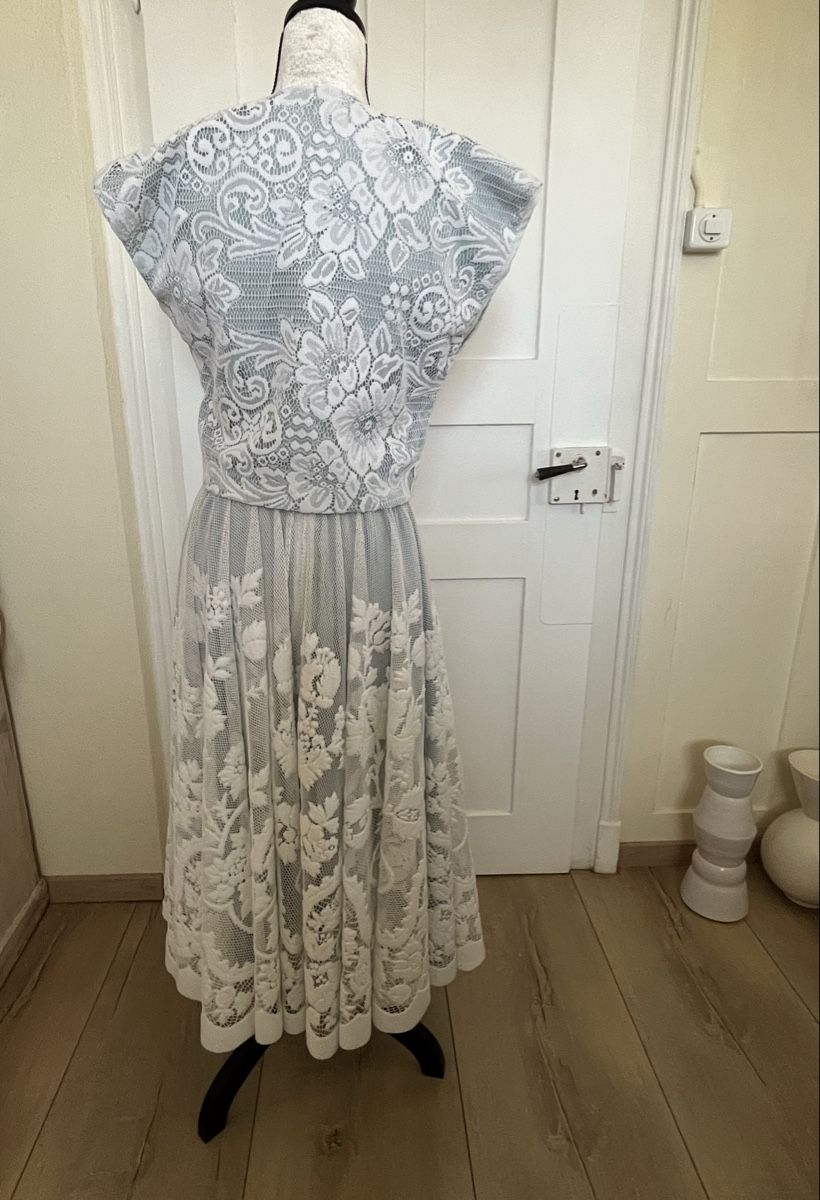 Robes: Spitzenkleid weiss/hellblau Gr. S/M – D'occasion à Koelliken par Bella-Rosa_60 5