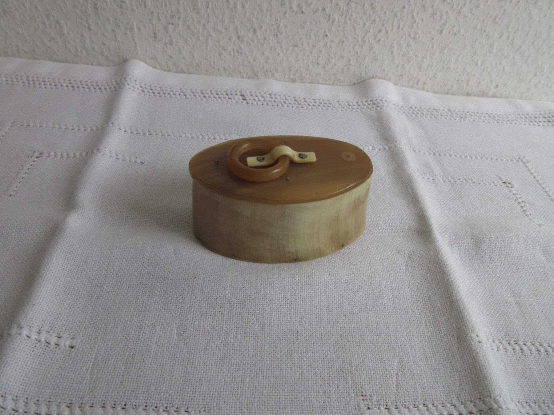 Tabacchi: Antike Schnupftabakdose aus Horn, ca. 1930 – Usato da Binningen venduto da mondoantico
