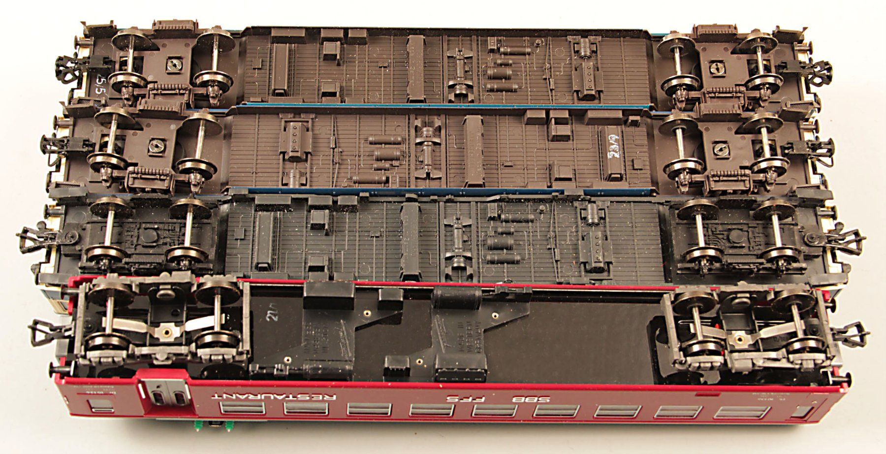 Fleischmann Modellini di ferrovie: 4 Fleischmann Wagen Spur H0 DC (V90) – Usato da Anglikon venduto da Florenre 3