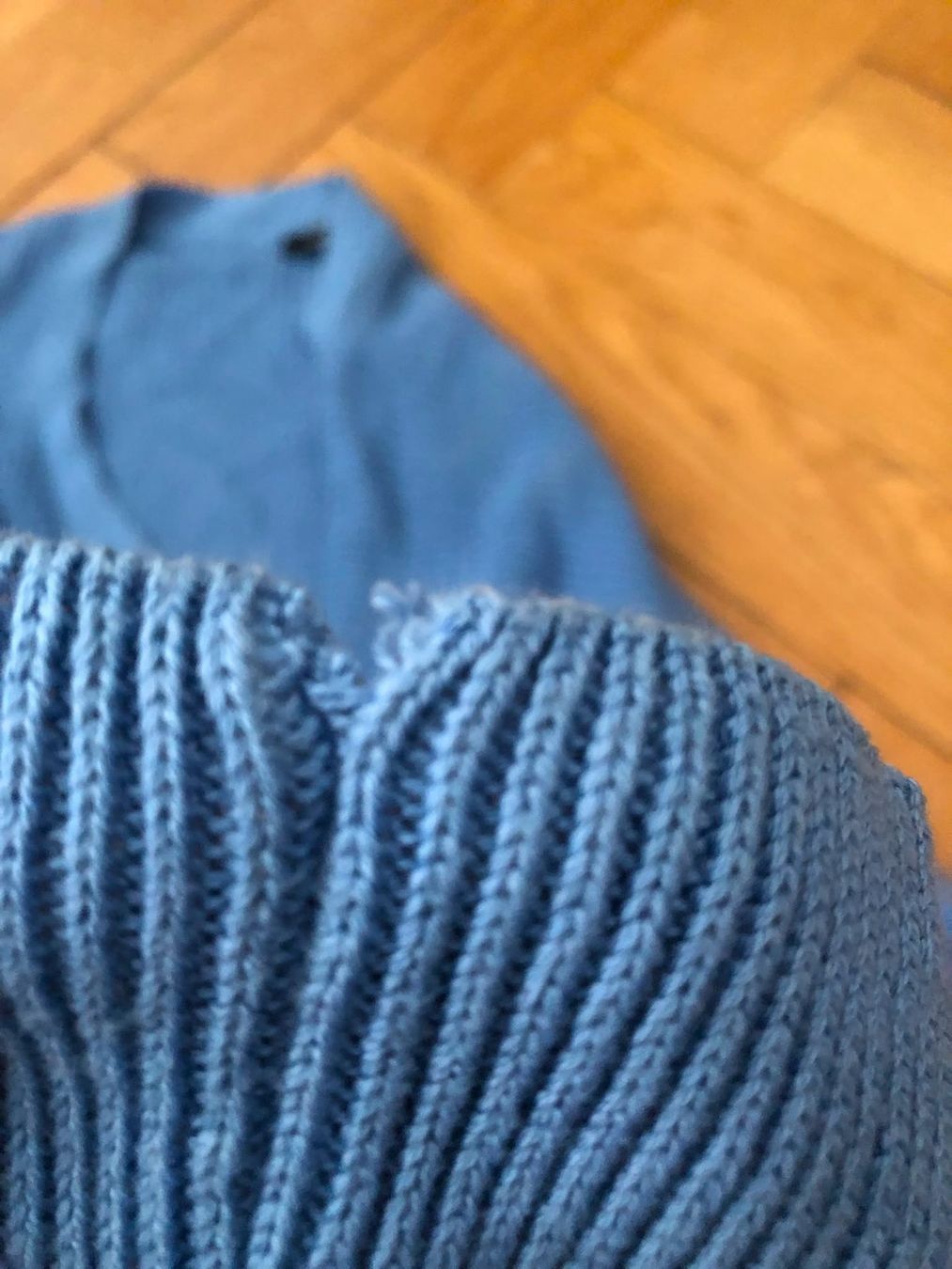 Pulls & Sweat-shirts: blaue Strickjacke in Grösse S – D'occasion à Bern par lau_5jfh 1