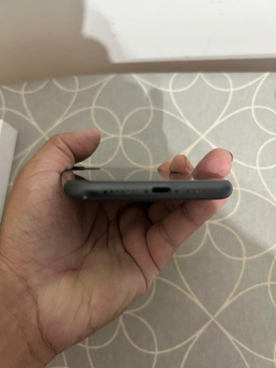 Apple Telefoni cellulari / Smartphones: iPhone 11/ 64 GB/iOS 26.6 – Usato da Basel venduto da rat_7r5v 5
