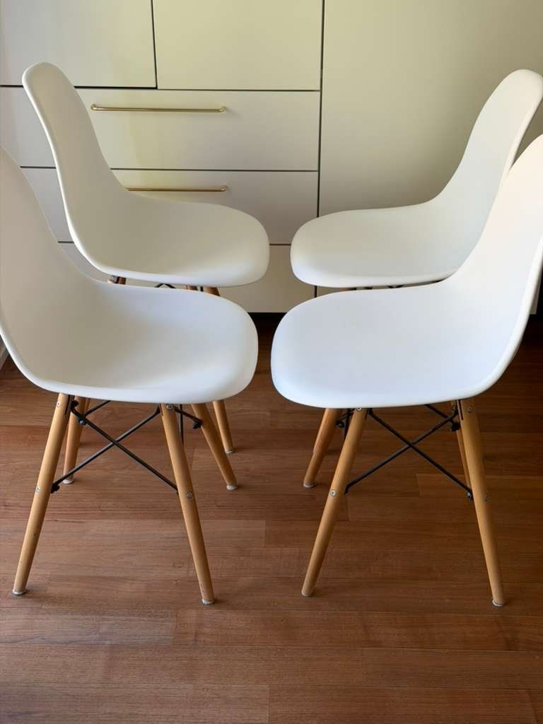 Stühle: Eames-style plastic side chair, white, x4 – Gebraucht aus Zürich von emi_j76q 6