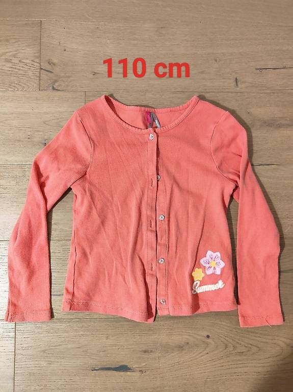 Lotti & Set di vestiti: divers habits 110 cm fille – Usato da fribourg venduto da pegalex 4