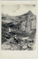 GL 31 Foto-AK Werbenalp Hütte belebt Bächistock 1919 ?