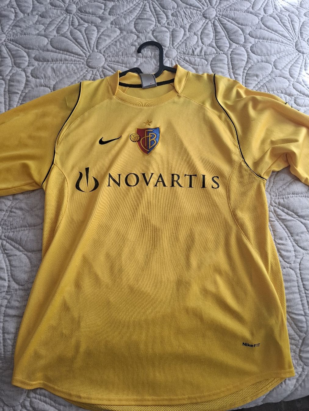 Leibchen & Hosen: Fc Basel/Costanzo – Gebraucht aus Rickenbach Sulz von Gugsi96