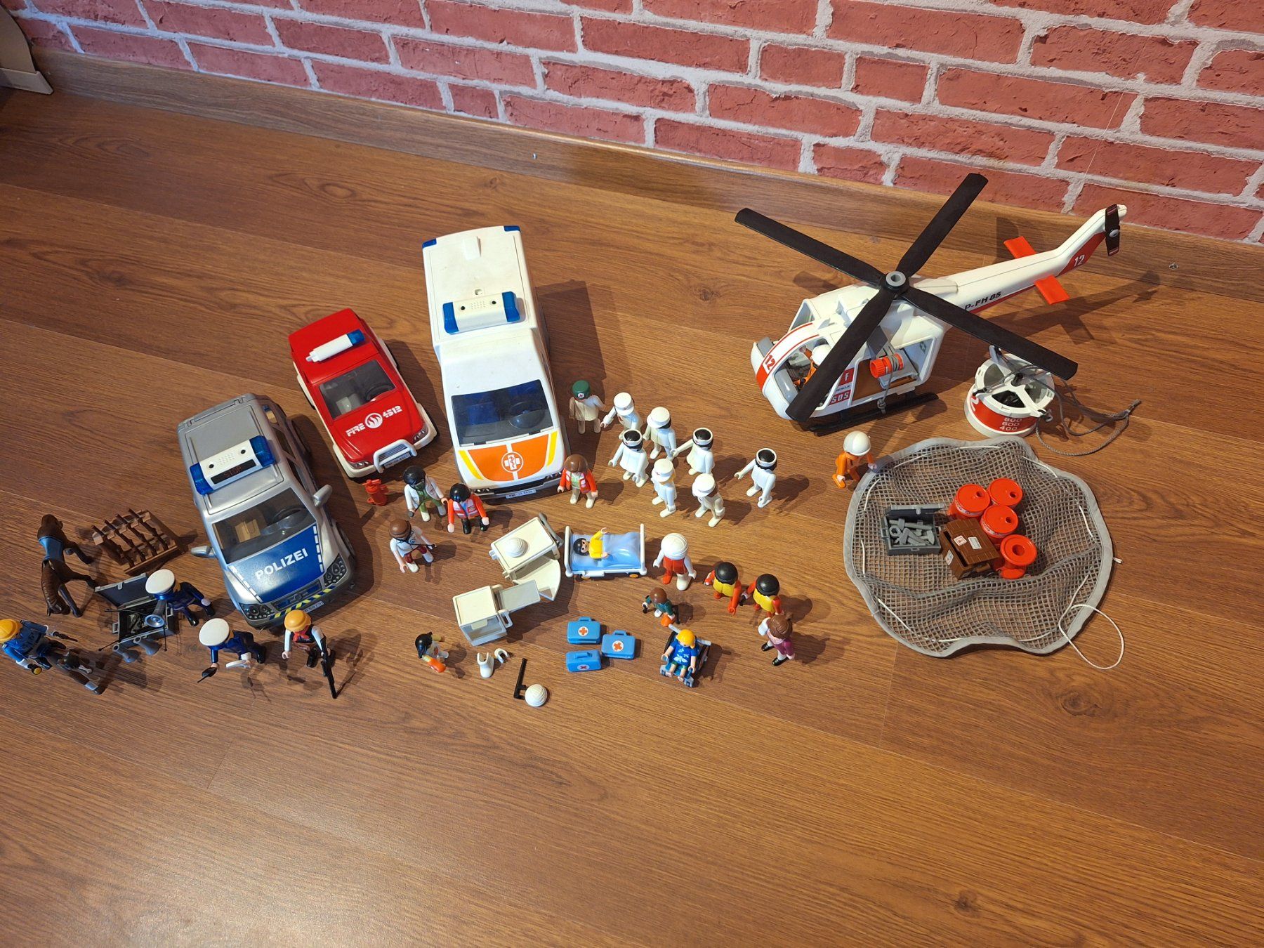 Playmobil Spielzeuge: Playmobil Notruf – Gebraucht aus Bazenheid von zege 2