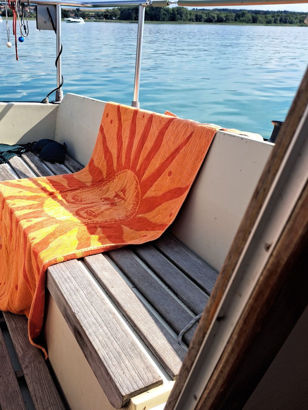 Bateaux: Kleinyacht+Hafentrailer am Neuenburgersee – D'occasion à Rosshäusern par objekte-24 7
