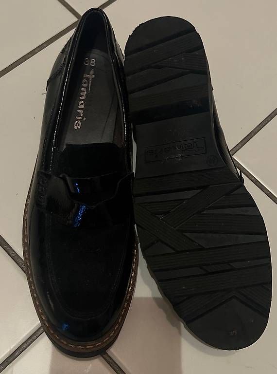 Scarpe da donna: Schwarze Klassiker Grösse 38 – Usato da Zürich venduto da sca_g8jq 1
