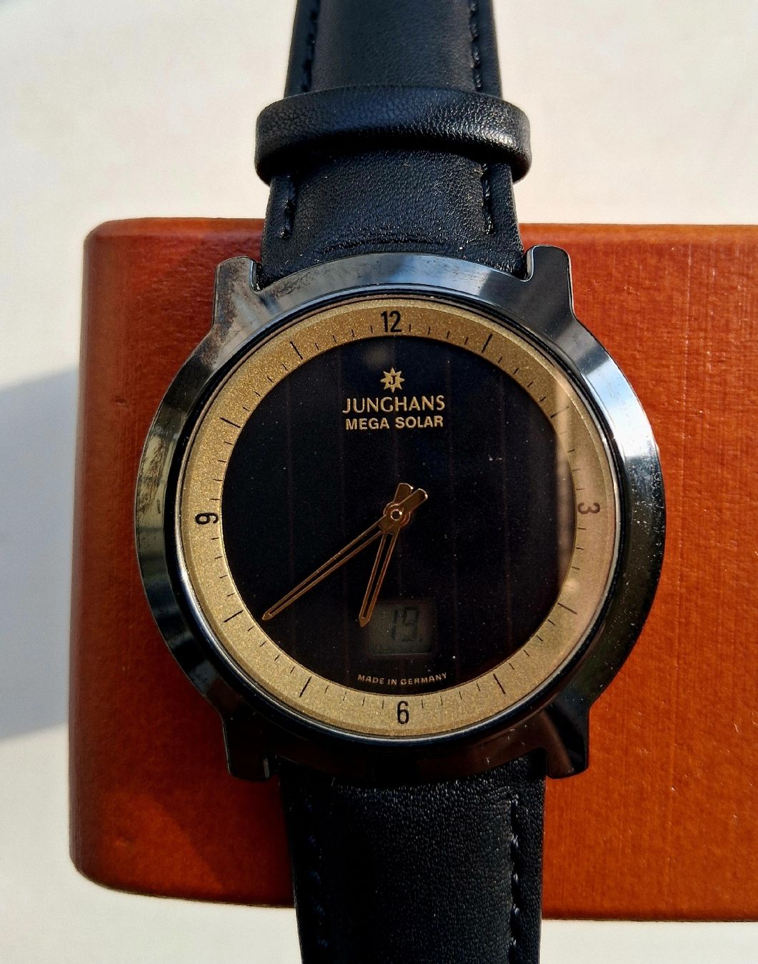 Junghans Uhren: Junghans Mega Solar Ceramic - Funk Solar Uhr – Gebraucht aus Basel von yaen138