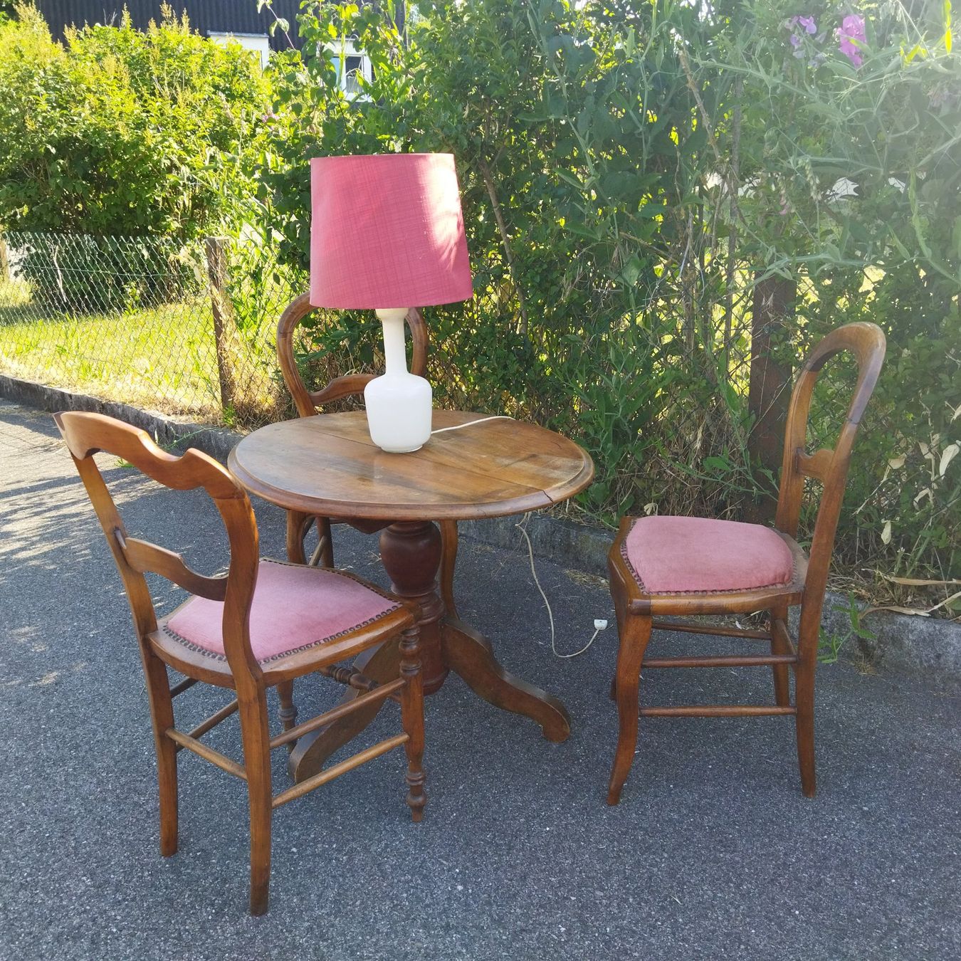 Tavoli: gueridon Biedermeier – Usato da Courtételle venduto da Netha 2