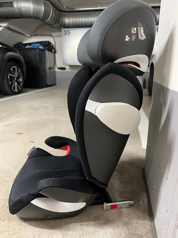 Sièges auto: Cybex Kindersitz 15-36kg – D'occasion à Reinach BL par mih_2f2w 2