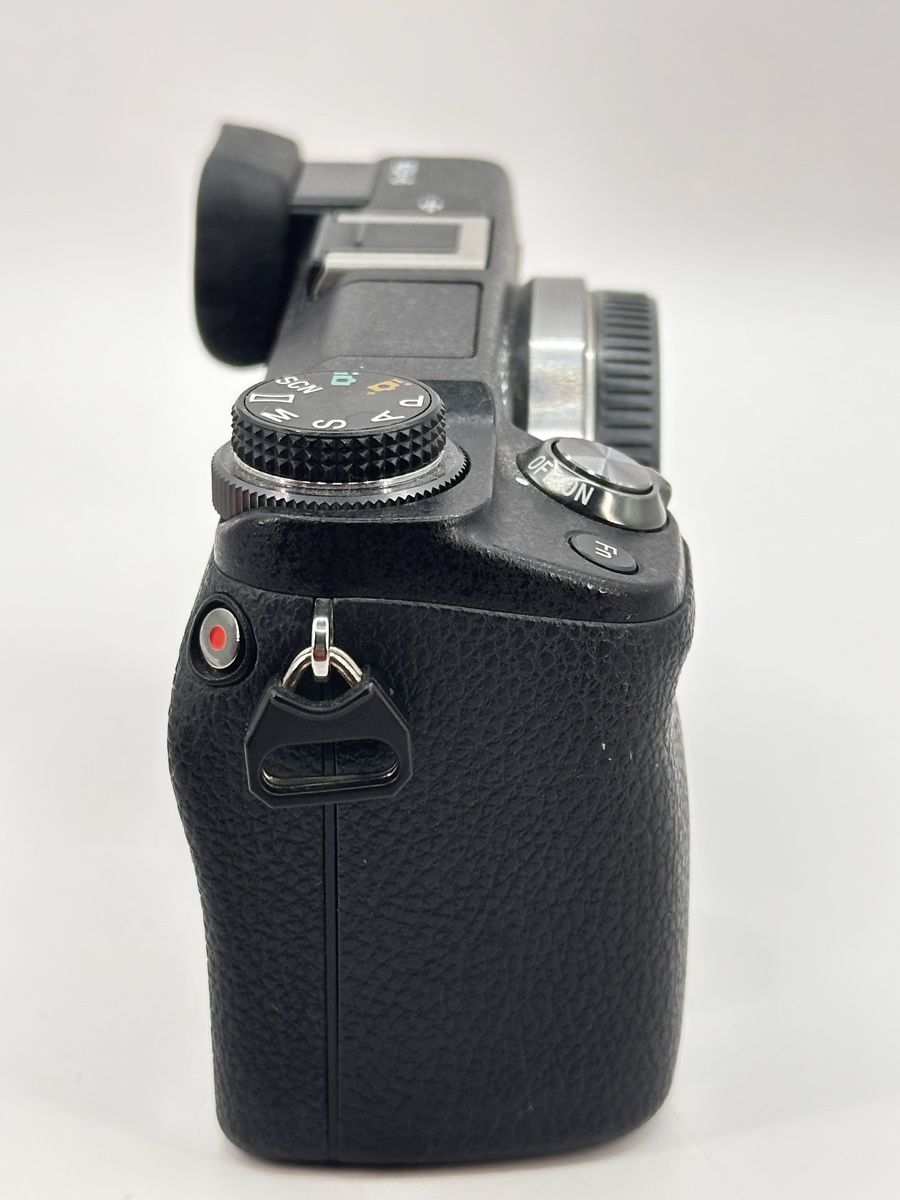 Sony Fotocamera: Sony nex 6 mit kosmetischem Fehler – Usato da Arbon venduto da Sed_9bj9 6