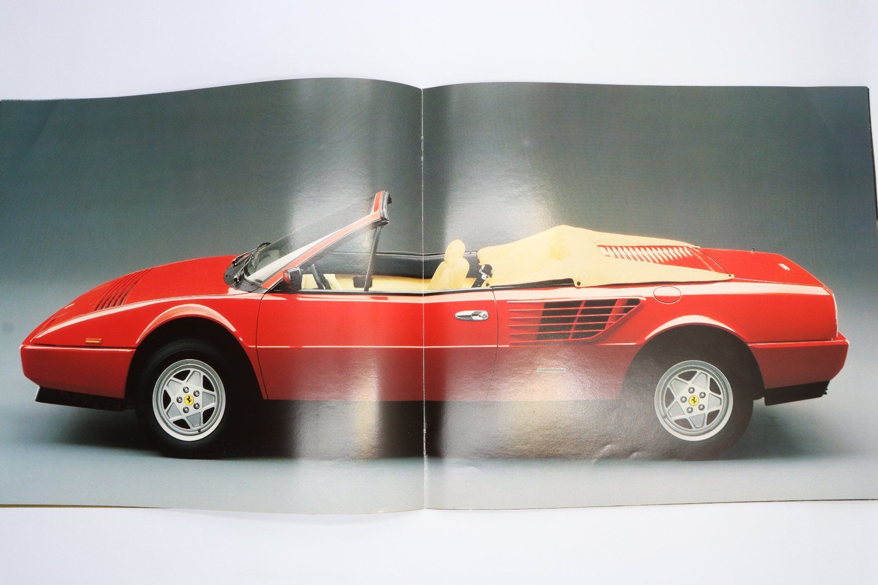 Ferrari Documenti: Ferrari Mondial 3.2 1985 Prospekt – Usato da Bühl b.Aarberg venduto da Collectorpassions 4
