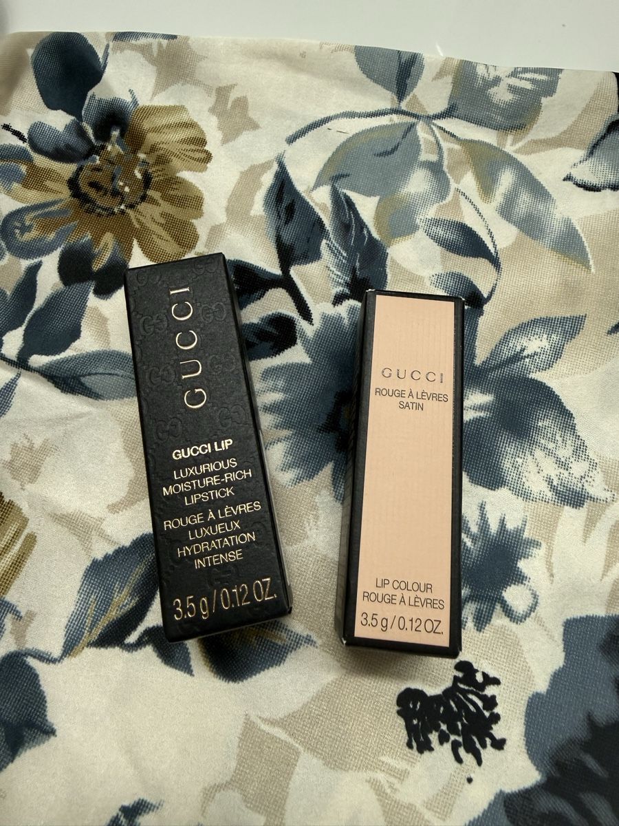 Gucci Make-up: Gucci Lippenstifte in rot – Nuovo e nell'imballaggio originale da Buch am Irchel venduto da Sweetharth