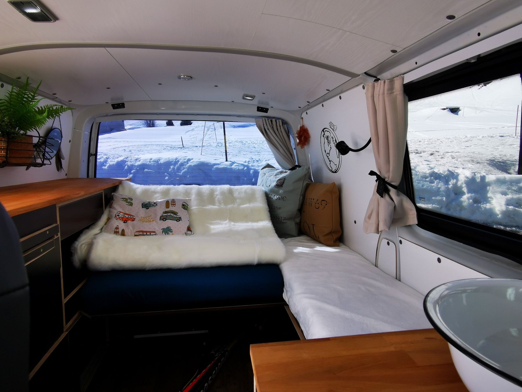 VW Véhicules de camping: VW Van Camper Transporter T6 – D'occasion à Altdorf UR par Figi01 2