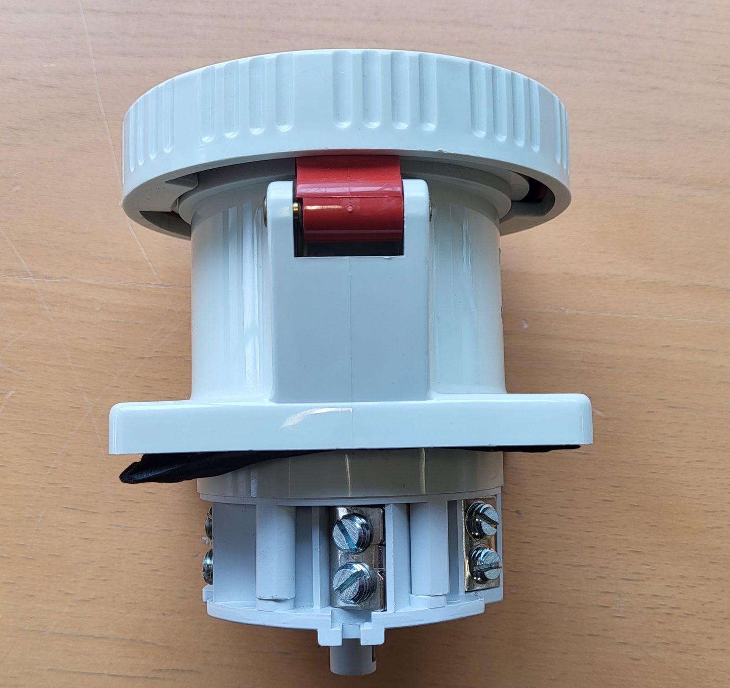 Walther Spine: Walther CEE Anbaudose Steckdose 125A – Usato da Davos Dorf venduto da Milwaukee02 8