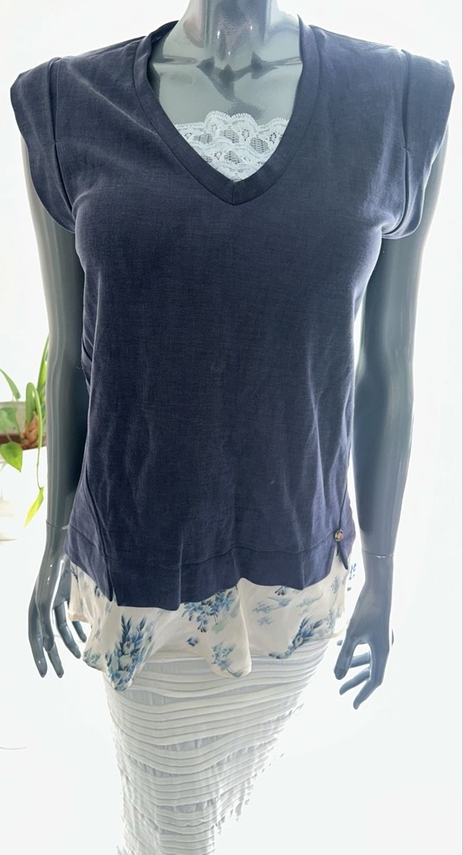 Liu Jo T-shirt: LIU JO SHIRT GR. 38 – Usato da Unteraegeri venduto da MH203