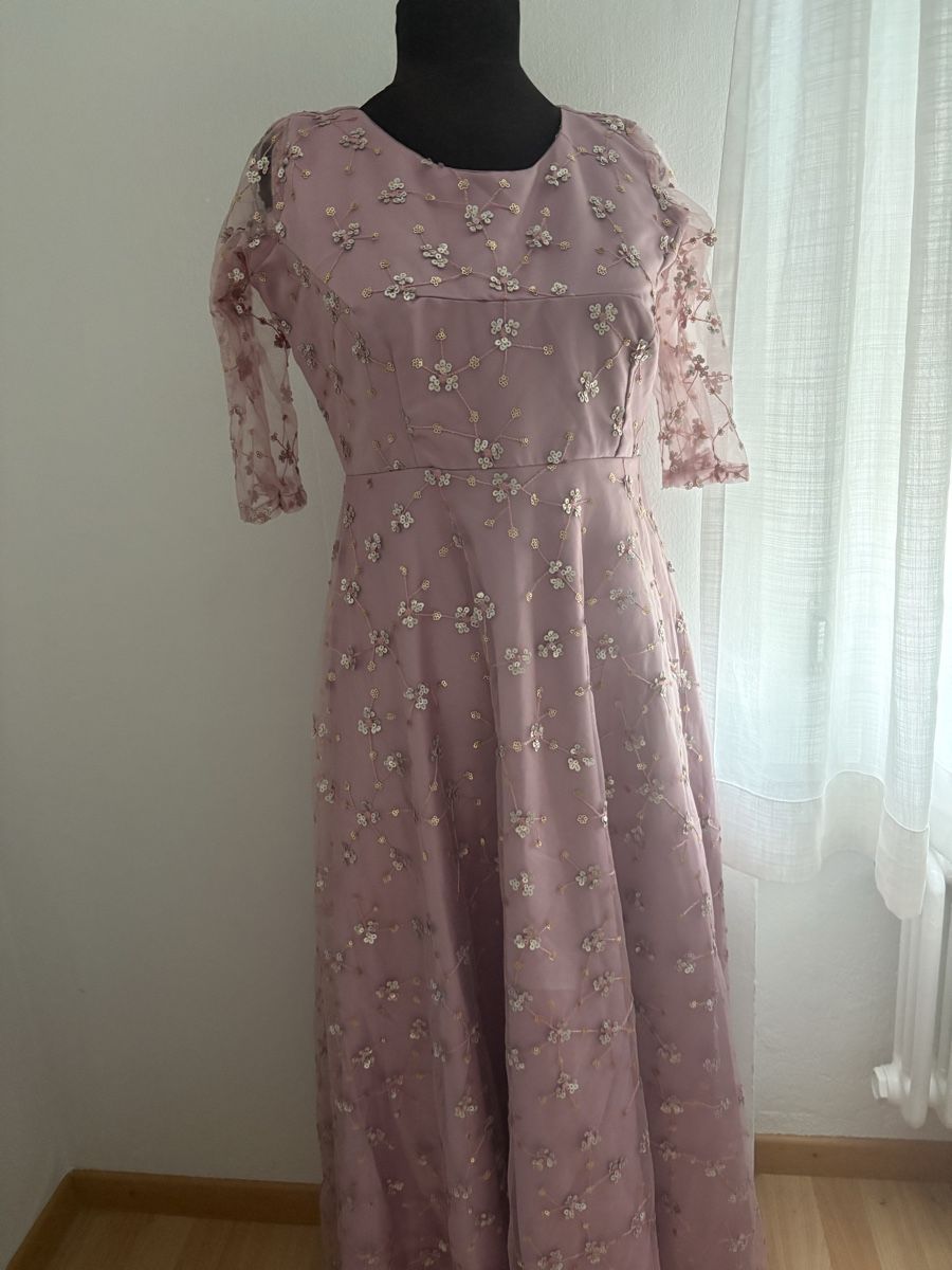 Robes: Kleid mit Blumenembroidery – Neuf (Voir description) à Bösingen par ash_jnn8