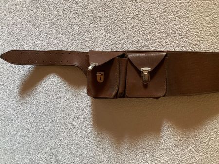 Ledergürtel mit zwei Taschen
