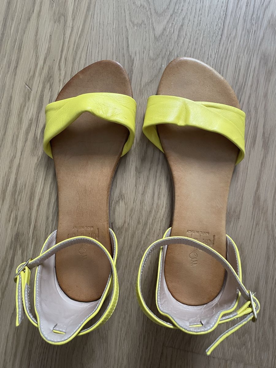 Scarpe da donna: Sandalen gelb, Gr. 39 – Usato da Wichtrach venduto da estrella03