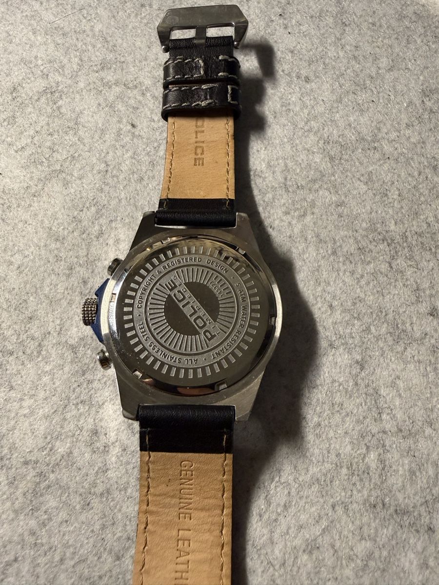 Police Orologi: Montre police bleu  – Usato da Carouge GE venduto da joey.79 2