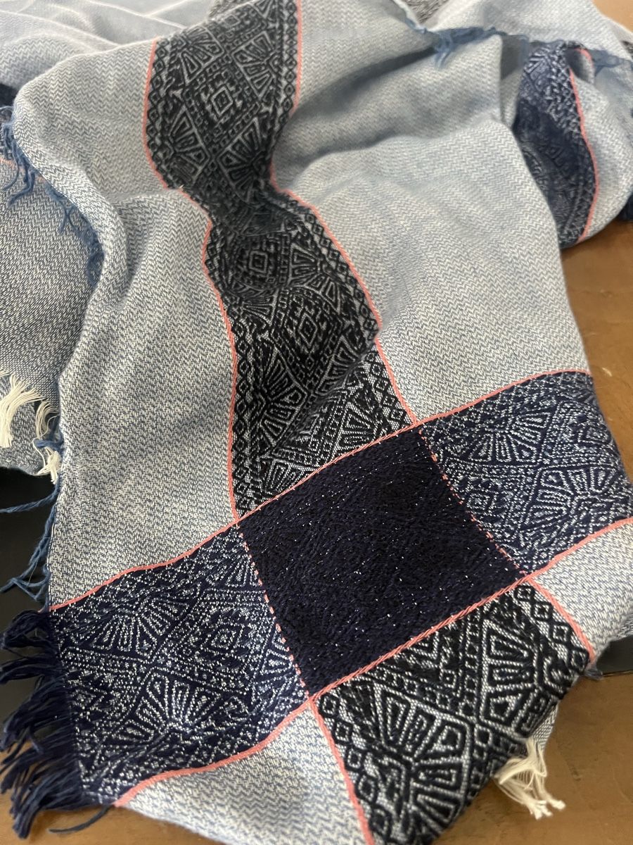 Foulard & Sciarpe: Warmer Übergangs Schal mit Fransen – Nuovo (secondo la descrizione) da Schaffhausen venduto da Bettina.maier 1