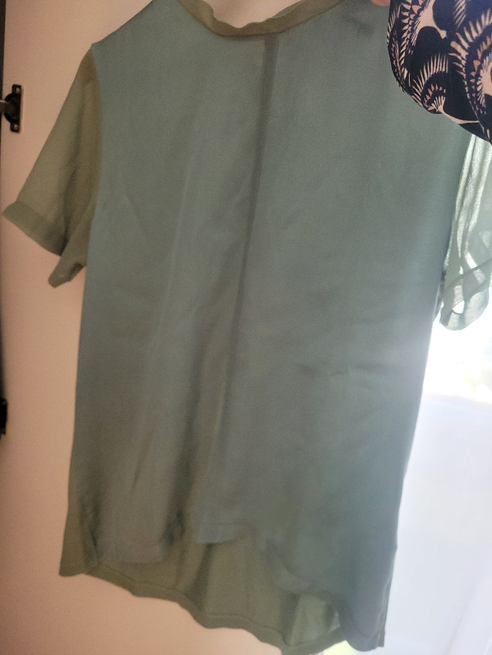 Hugo Boss T-shirt: T shirt en soie Boss – Usato da Yverdon-les-bains venduto da sma_c6wn 1