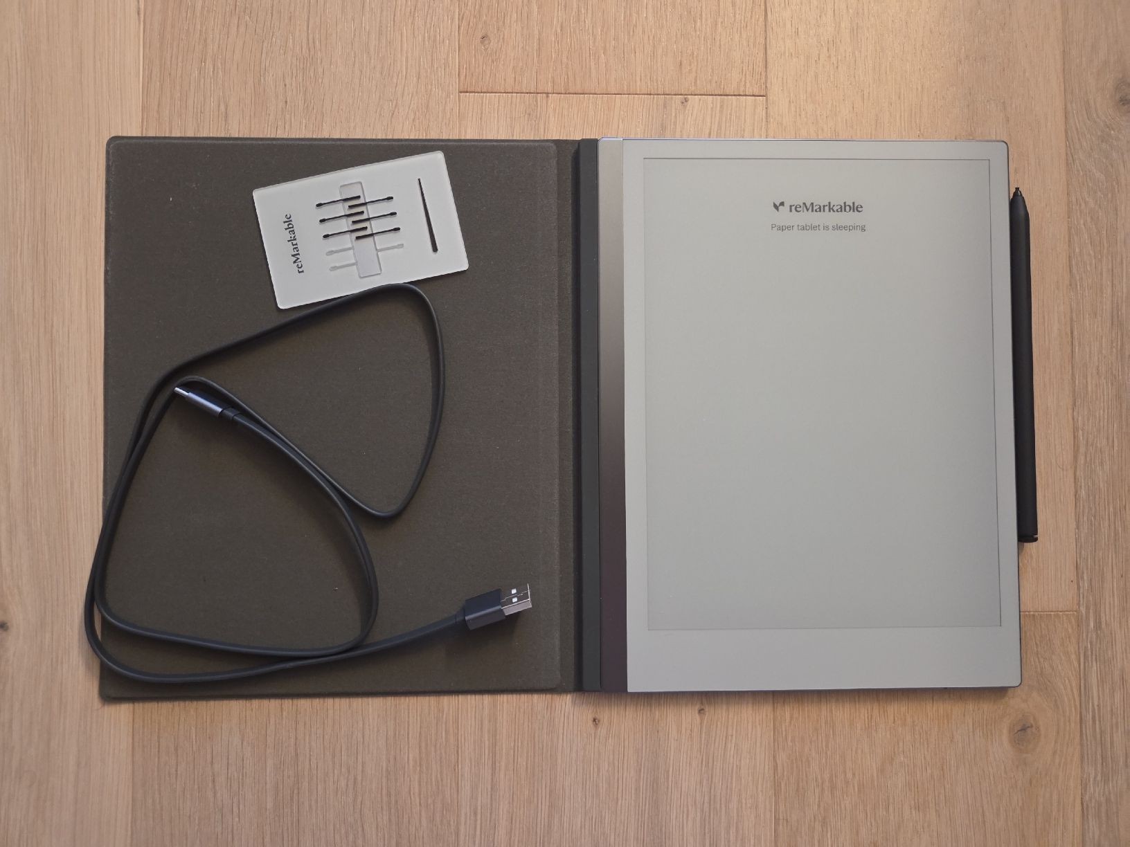 reMarkable Tablet PC: Remarkable 2 mit Stift, Hülle und Kabel – Gebraucht aus Reutigen von Ambulance