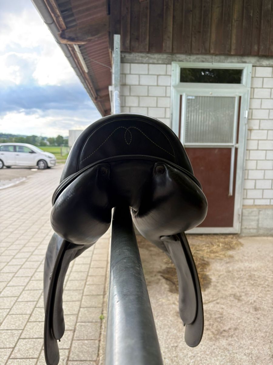 Selle & Accessori: Prestige Venus Vielseitigkeitssattel – Usato da Brunegg venduto da bur_8xk7 2
