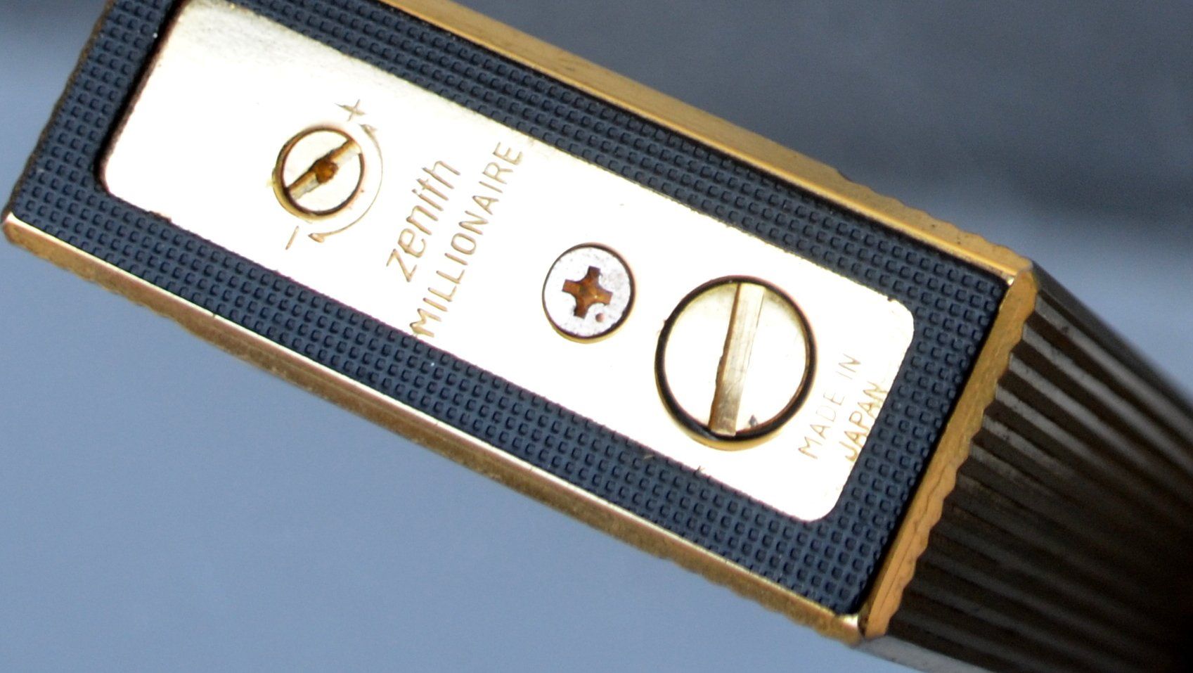 Zenith Accendini: Zenith Millionaire Feuerzeug / briquet – Usato da Collonges venduto da arashee 5