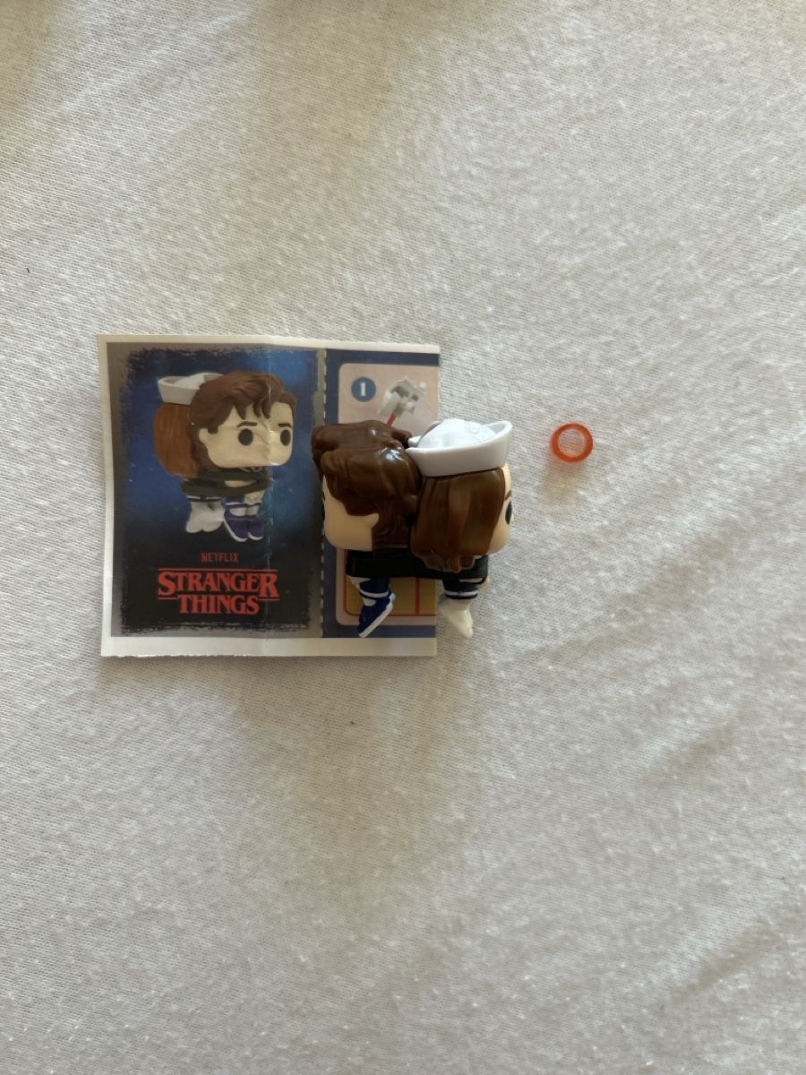 Funko Figurines: Stranger Things Kinder Joy Steve&Robin – Neuf (Voir description) à Sissach par kate.granger 3