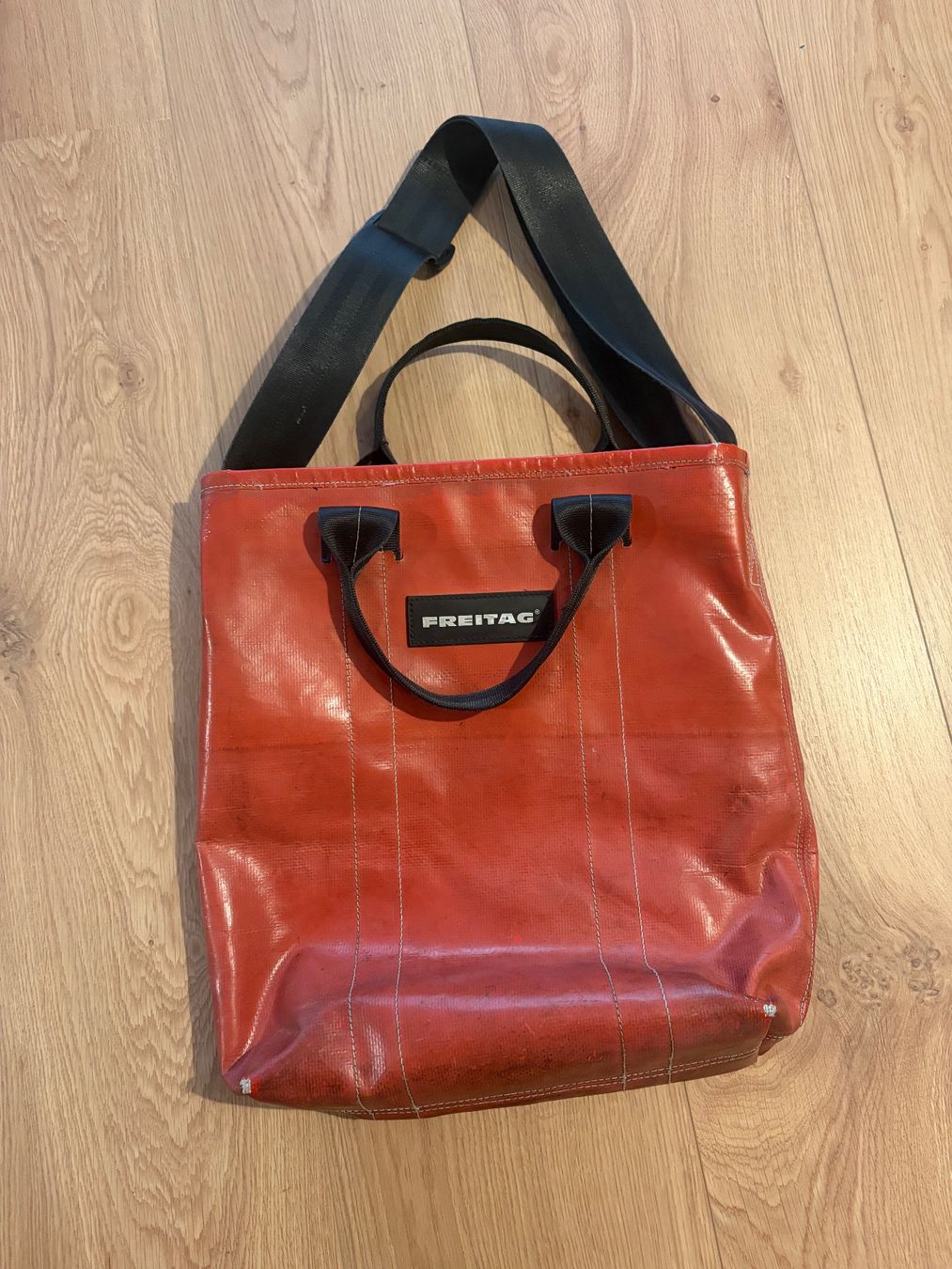 Freitag Taschen: Freitag Leland Tasche – Gebraucht aus Bern von flauschi06