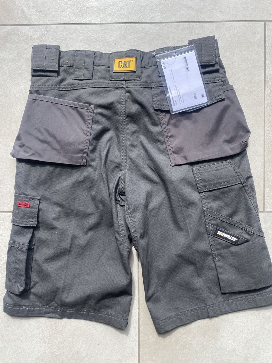 Caterpillar Pantaloni: CAT Arbeitsshorts, Stretch, Grösse 30, Neu mit Etikett – Nuovo e nell'imballaggio originale da Dättwil AG venduto da JulieJules6 1