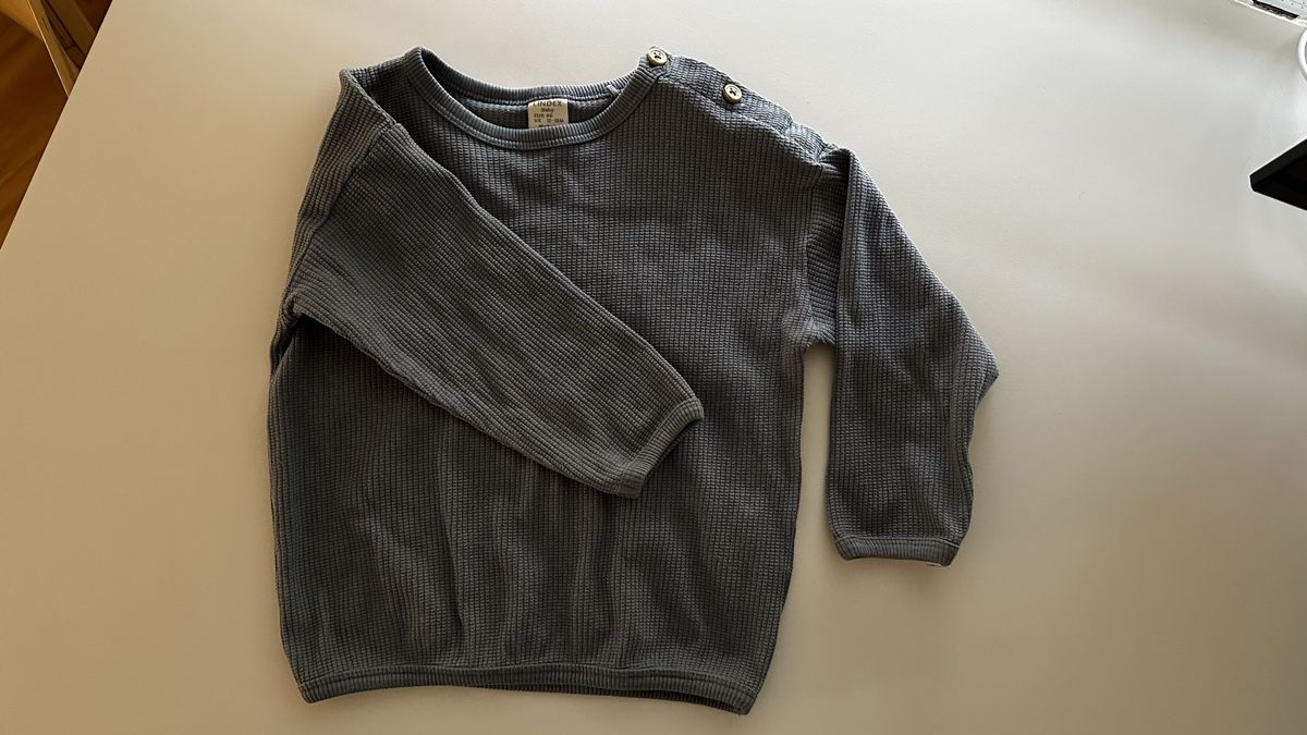 Pulls et sweat-shirts: Lindex Baby pullover - Size 86 – D'occasion à Zürich par KrisZH