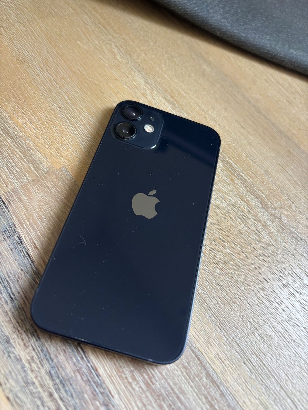 Apple Portables: iPhone 12 mini black 128GB – D'occasion à Monnaz par jdu_pvg8 1