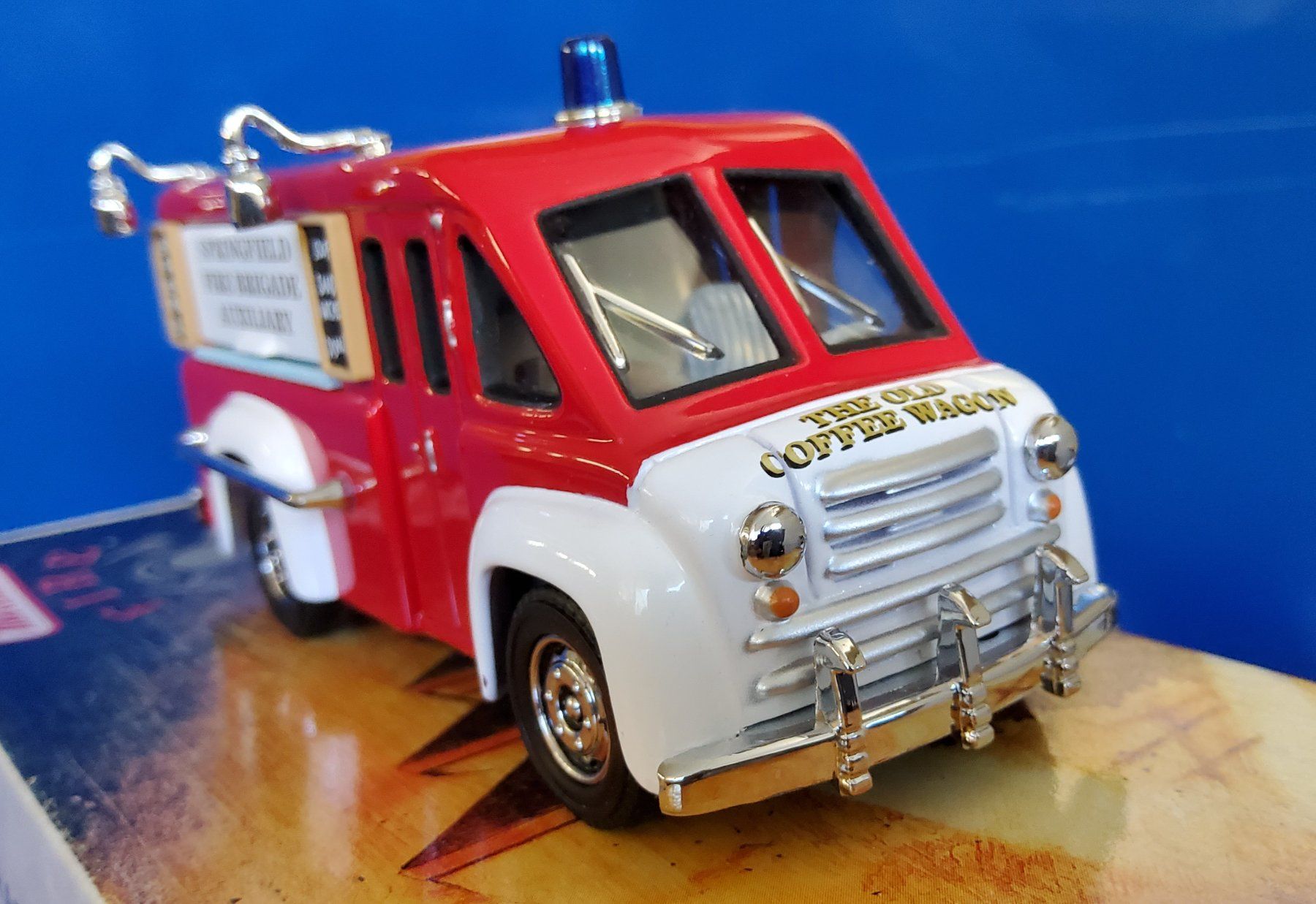 Dodge Modellautos: Modellauto "Dodge Route Van Fire Fighter" 1948 1/43 YFE16 – Neu und originalverpackt aus Grüningen von VENOM59 2