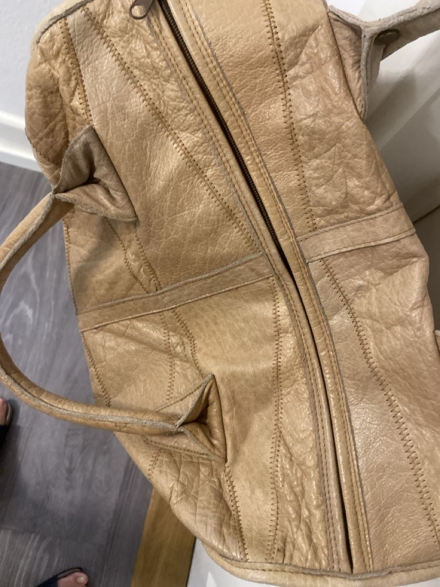Valentino Taschen für Damen: Petit Sac de voyage Valentino en cuir beige – Gebraucht aus Neuchâtel von sta_9pcz 2