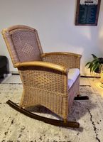 Vintage Korb Schaukelstuhl mit Sitzkissen