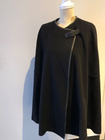 Cape noire et veste en cuir Zapa taille 38 Fr