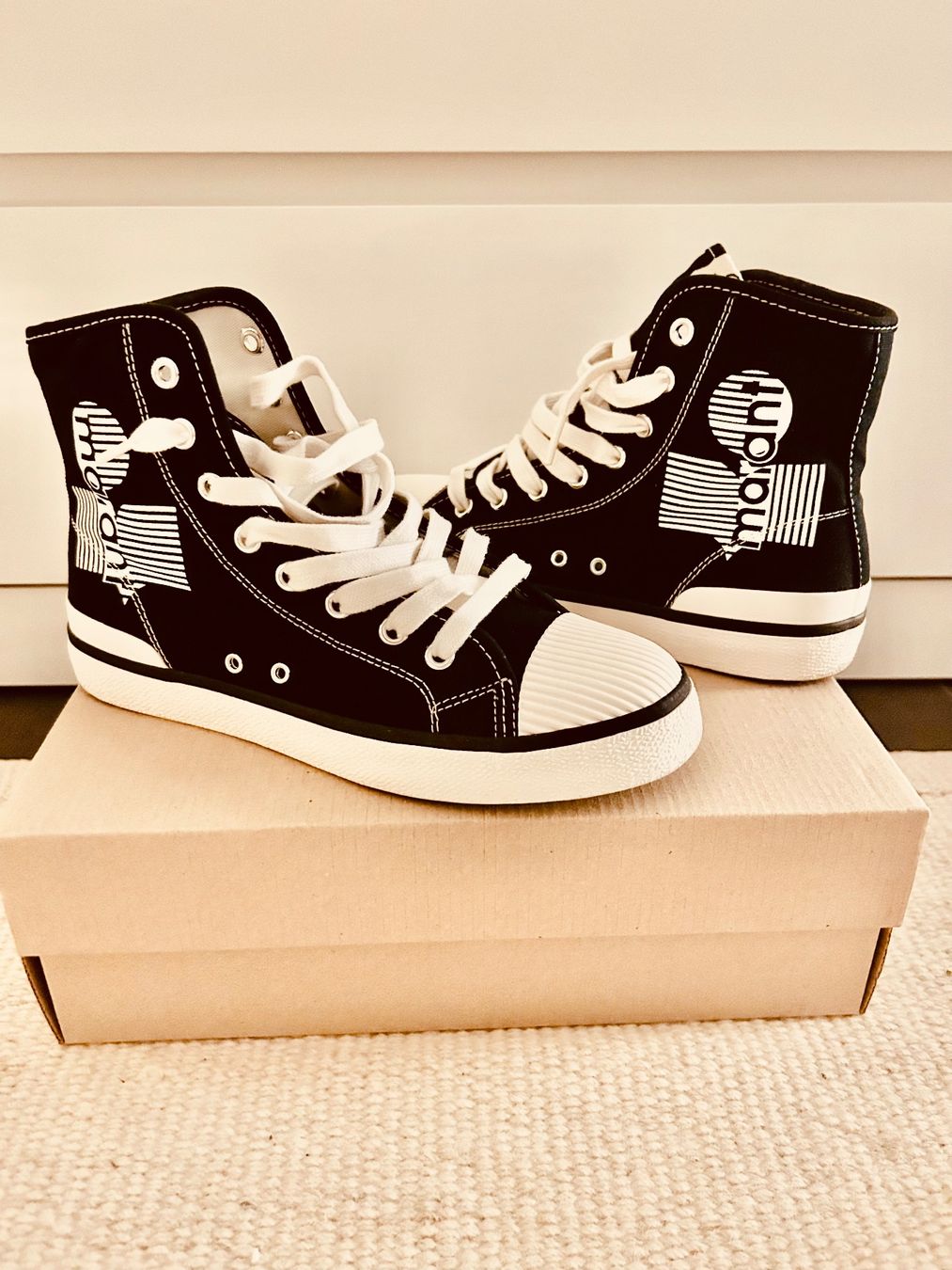 Isabel Marant Scarpe da donna: Sneakers Isabel Marant canvas black 37 EU – Nuovo (secondo la descrizione) da Zürich venduto da Ferienan