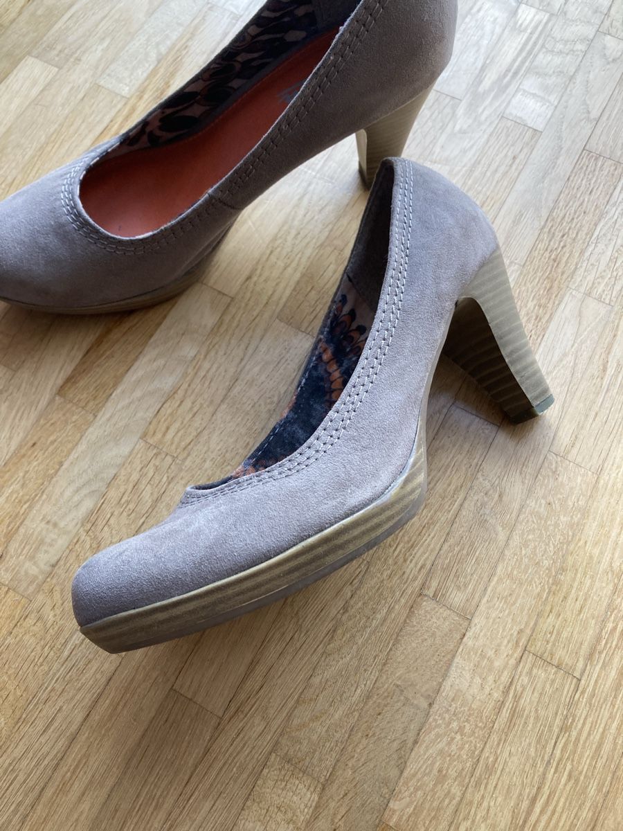Damenschuhe: Carina Pumps beige, Gr. 36 – Gebraucht aus Schlieren von cotopaxi06 1