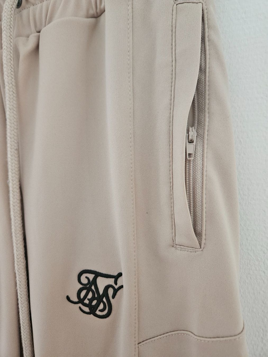 Pantaloni: Siksilk Trainerhosen – Usato da Gerzensee venduto da _mra 1