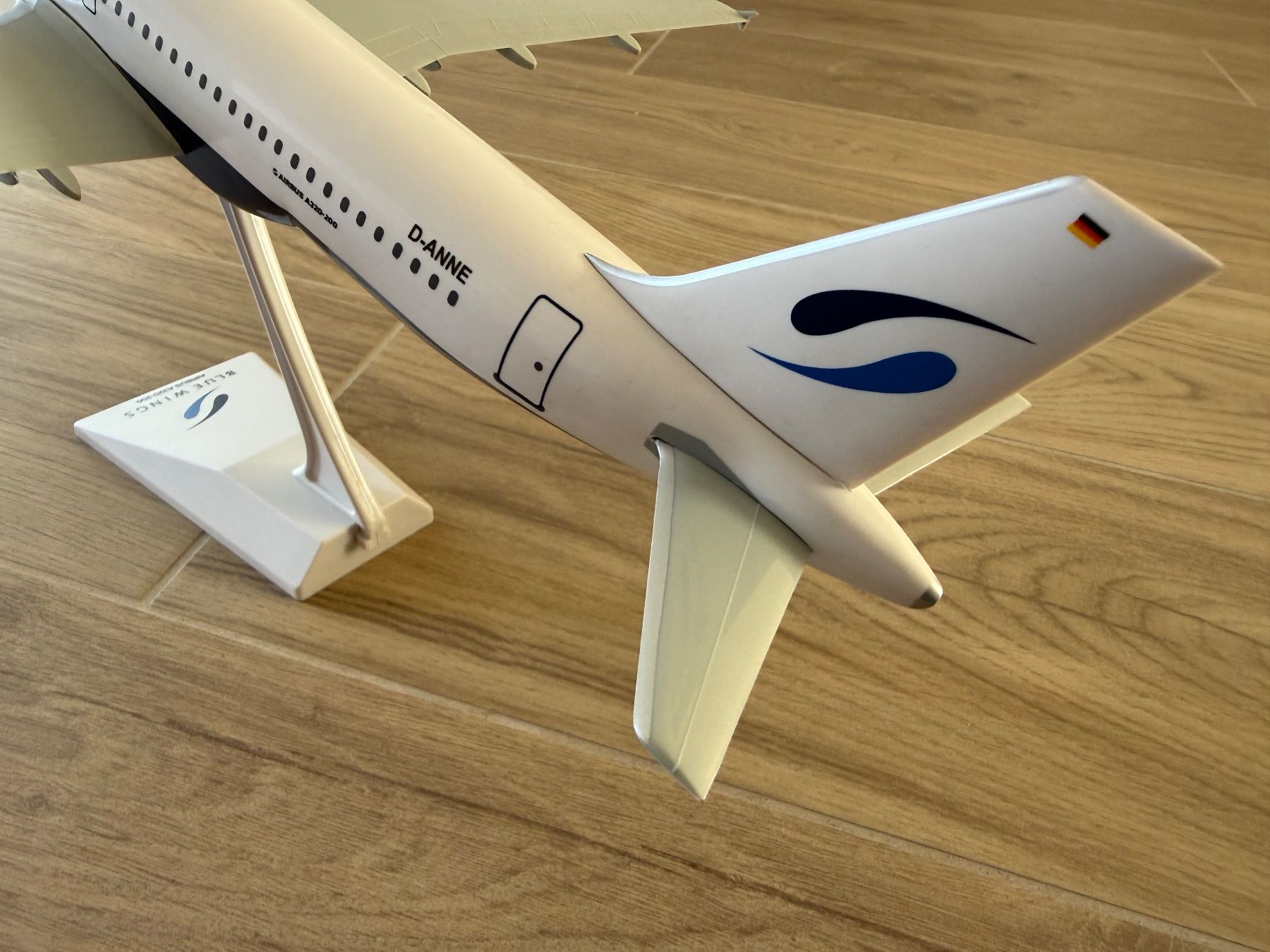 Airbus Kit di modellismo & Modellini statici: Flugzeugmodel Bluewings D-ANNE 1:100 A320 – Usato da Kloten venduto da Stefan-74 5