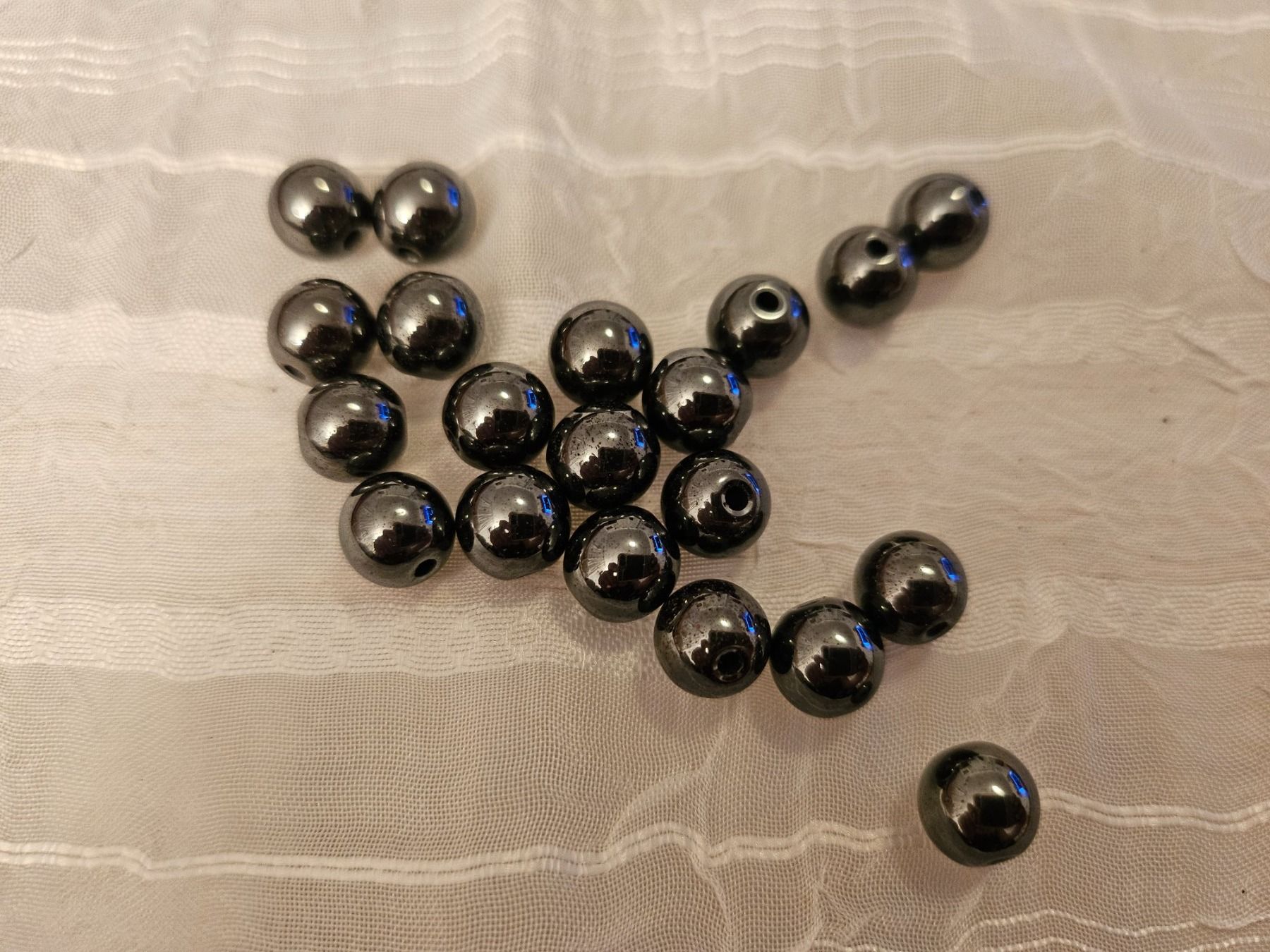Perlen (unechte): 20 Stk Hämatit Perlen 8mm – Neu (gemäss Beschreibung) aus Dietikon von Eleda