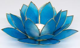 Blauer Lotus, Teelicht, aus Muscheln, handgearbeitet