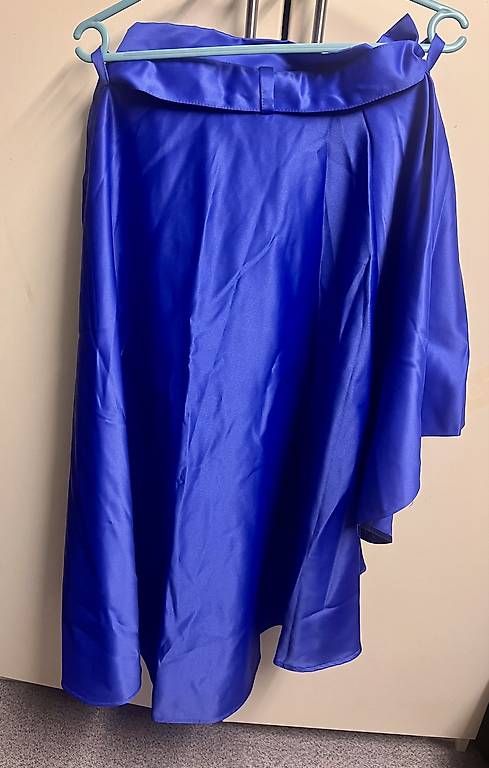 Röcke: Asymmetrisches Jupe blau neu – Gebraucht aus Köniz von cla_67tj
