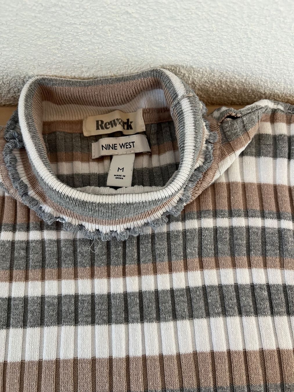 Maglioni & Felpe: REWORK Damen Pullover gestreift Grösse M gebraucht – Usato da Steinmaur venduto da HenSaa 1